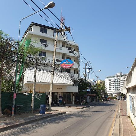 Naza Orchid Hotel Pattaya Exterior photo