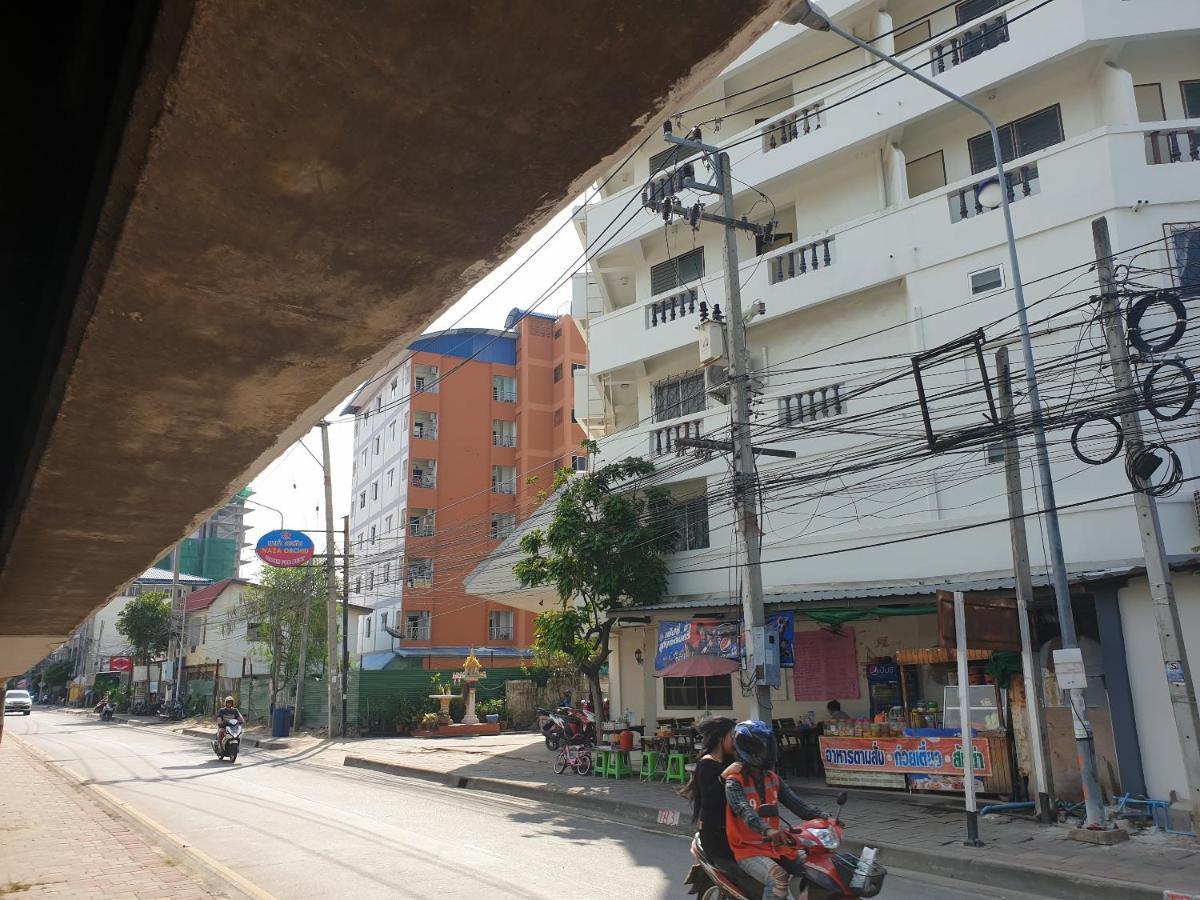 Naza Orchid Hotel Pattaya Exterior photo